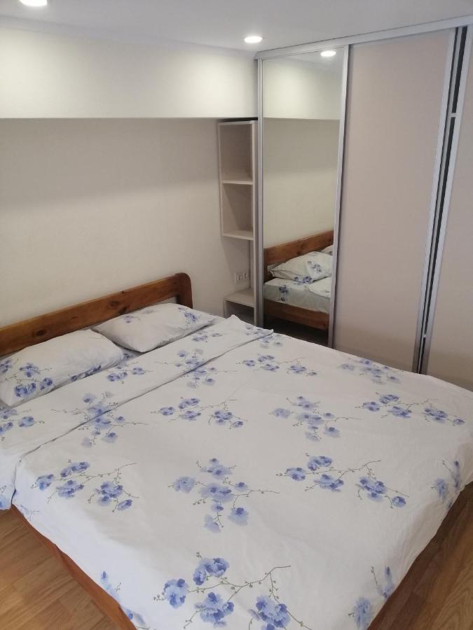 Apartamento Cozy Smarthouse Kiev Exterior foto